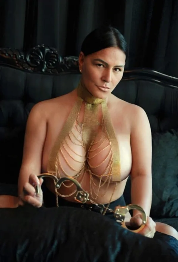 Mistress Izabel