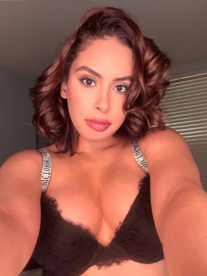 Julia Belle